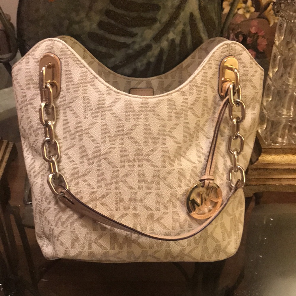 🎈🎉🎈 Michael Kors large signature bag